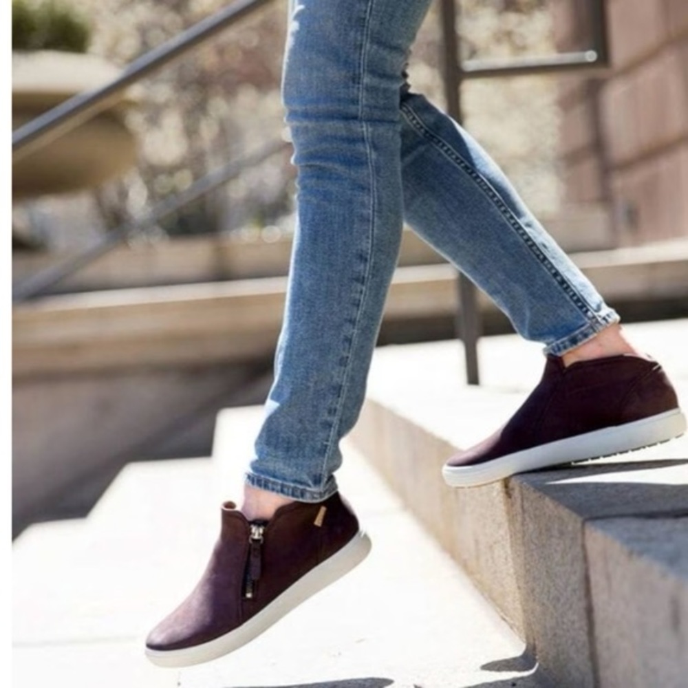 Ecco Side Zip Bootie Sneaker